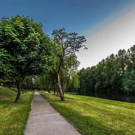 アパート Powstancow 17